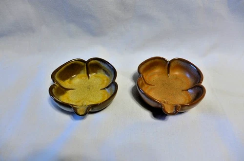 Vintage Frankoma #513 4 Leaf Clover Ceramic Ashtray Desert Brown-Gold Set of 2