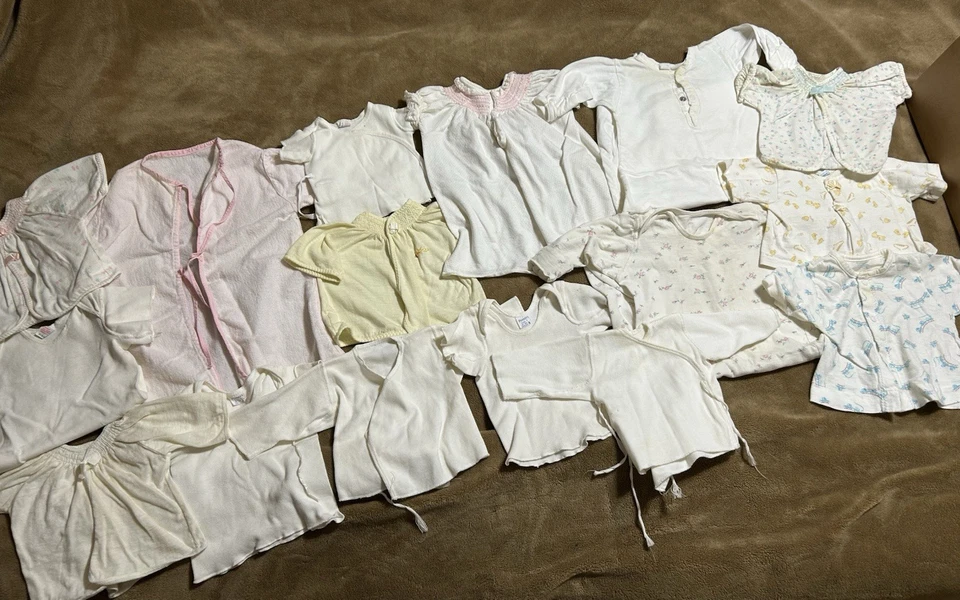 Lote ENORME de roupas de bebê vintage dos anos 50/60/70 ~ mais de 50 peças extras. Veja todas as fotos - Imagem 2 de 4