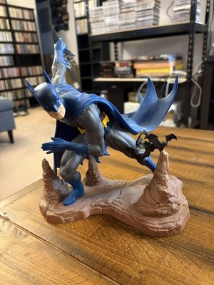 Diamond Select Classic Batman DC Gallery Diorama Statue PVC