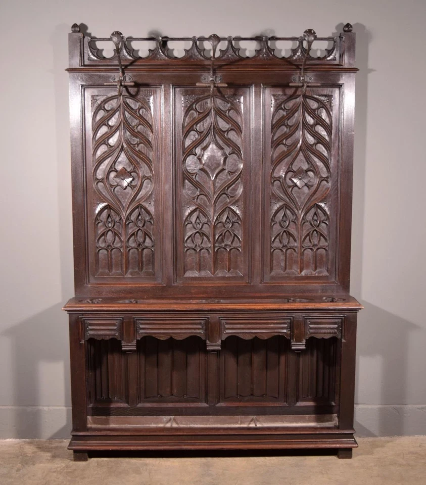 Antiguo soporte gótico francés para árbol/salón/abrigo/sombrero en madera maciza de castaño Foto 2 de 4