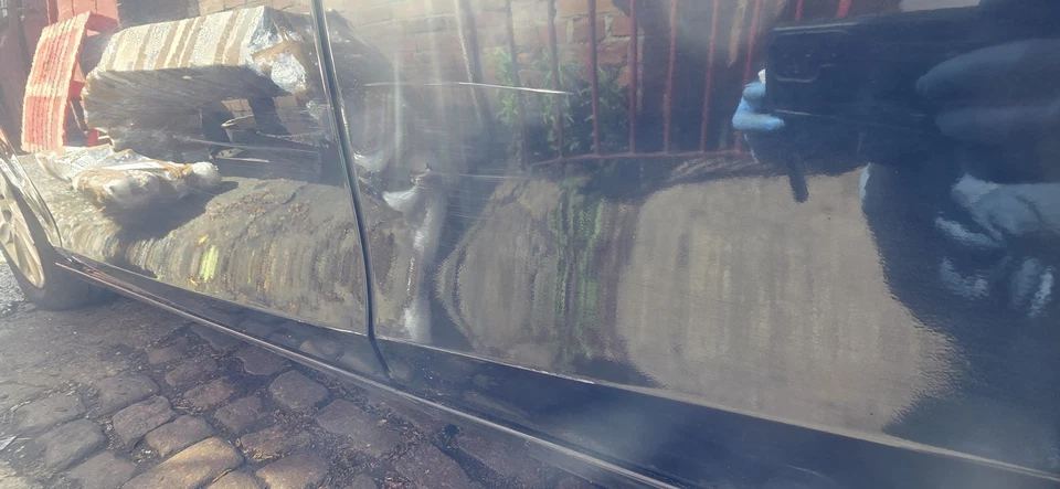 VOLVO V40 DOOR BARE REAR PASSENGER SIDE 32321999 452 BLACK SAPHIRE 2012 - 2019 - Image 2 of 3