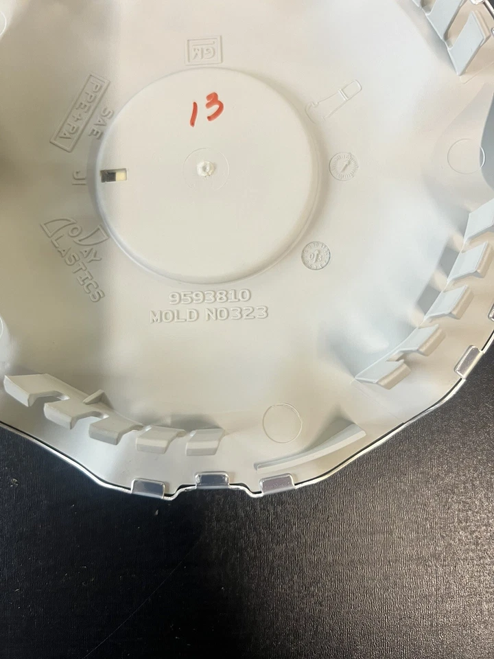 2001-2002 16" Olds Oldsmobile Alero tampa central polida 9593810 6047 - Imagem 3 de 3