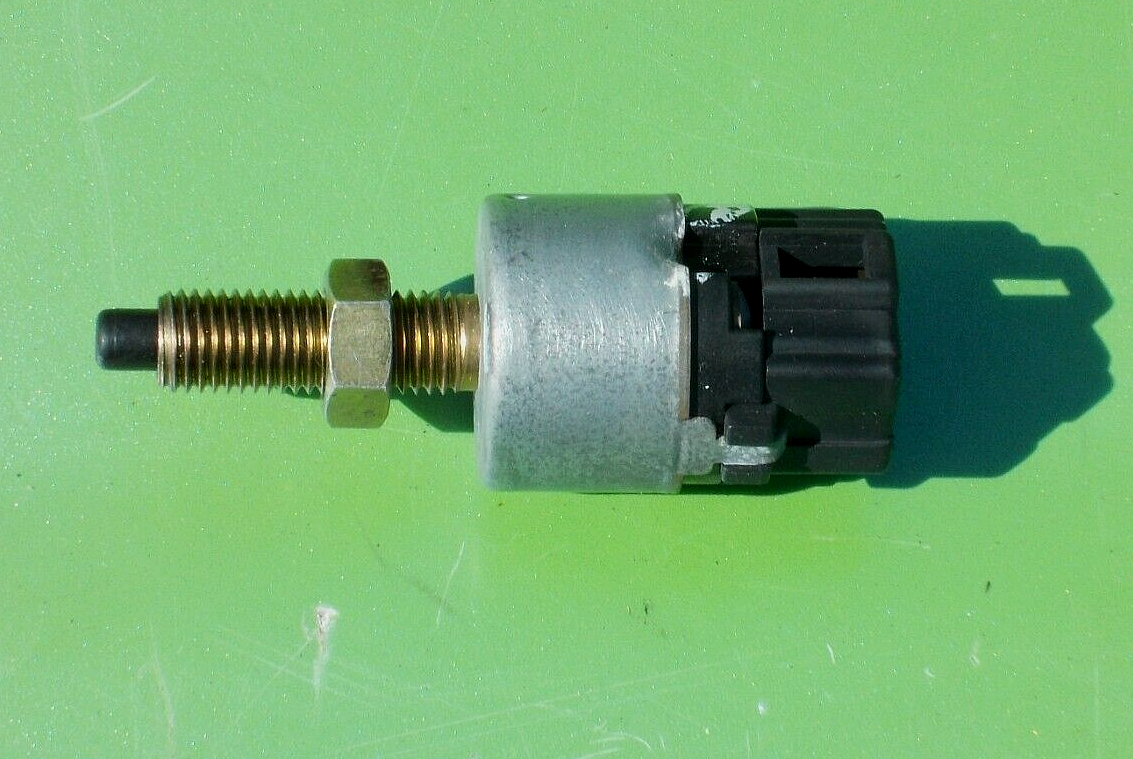 MITSUBISHI 3000GT 91-99 BRAKE LIGHT SWITCH STOPLAMP MB596608 OEM 