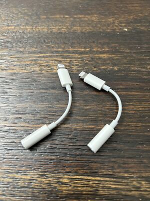 GENUINE Apple Lightning To 3.5mm Headphone Jack Adapter (LOT OF 2 ) A1749 USED