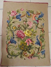TAPISSERIE DEMI-POINT COMPTé BOUQUET FLEURS multicolore & PERROQUET façon XIXème