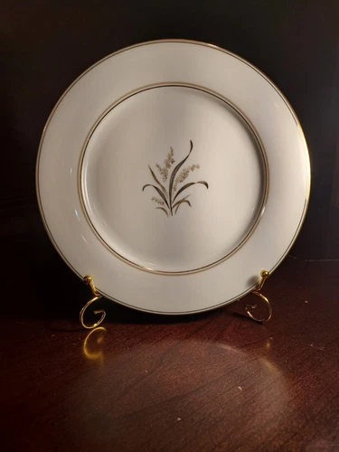 Vintage NORITAKE "Neville" 10.5 in Dinner Plate
