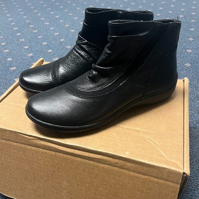 Clarks Women's Size 9.5 Cora Derby Boot Shoe Black Leather Upper Size Zip NWOB