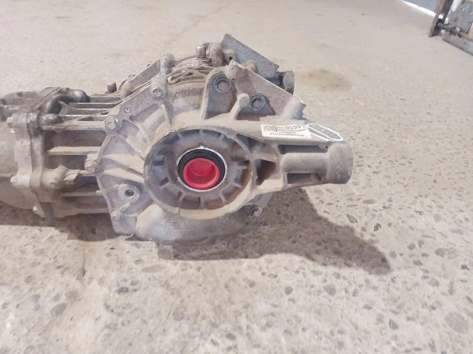 3.49 Ratio Rear Carrier from 2023 Chevrolet Traverse 11382896 - Image 3 of 4