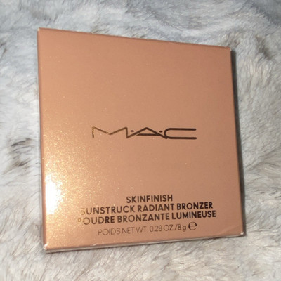 M·A·C Skinfinish Sunstruck Radiant Bronzer Powder Radiant Light Rosy 0.28 oz