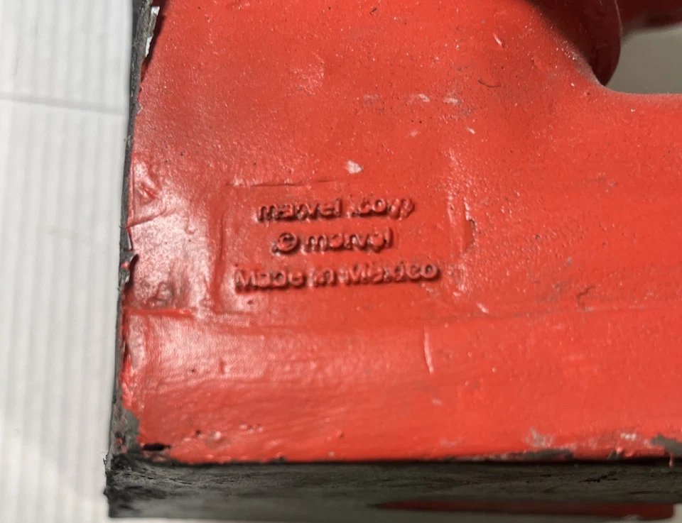 Capitán América Marvel Comics 20” de alto por Rubíes - Figura con soporte para Candy Bowl Foto 3 de 4