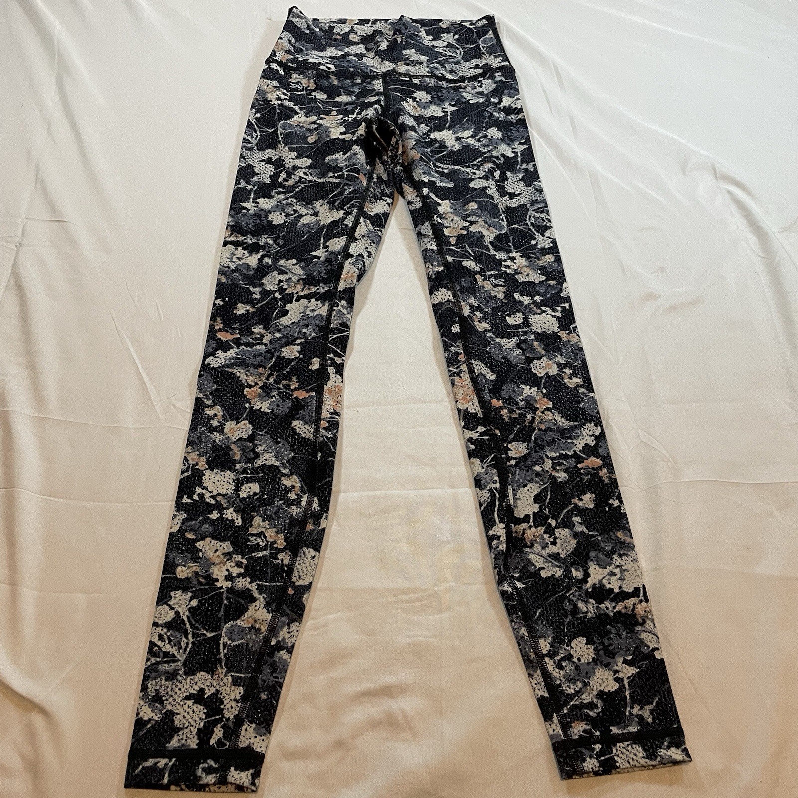 Lululemon Spring Bloom Multi Wunder Under Hi-Rise Leggings Women’s Size 4