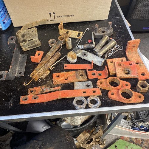 Gutbrod Kleintraktor verschiedene Modelle Konvolut Bolzen Lagerschalen Usw - Bild 1 von 14