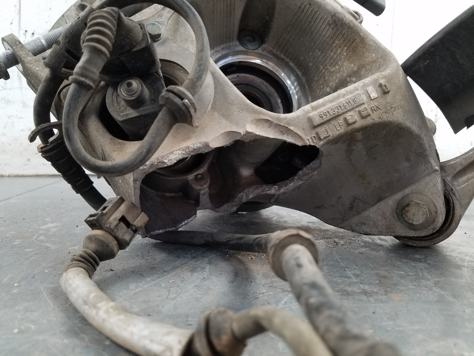 2016 Porsche 911 GT3 RS Left Rear Hub Knuckle Control Arms - Damage #2420 P8