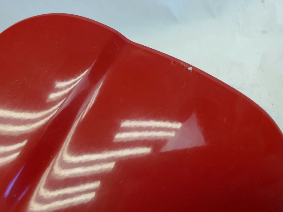 1998 1999 Subaru Legacy Outback Wagon Fuel Lid Gas Tank Filler Door - RED - Imagem 4 de 4