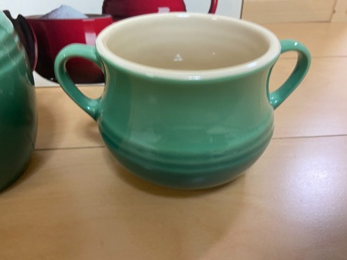 NEW Le Creuset Cream & Sugar Stoneware Pitcher Bowl/Jam Pot Spoon Spring Green - Picture 6 of 13