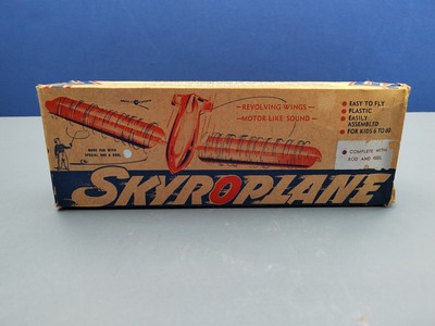 1951 Vintage Skyroplane Spielzeug mit OVP und Holz Fliegenrolle FLUGZEUG DRACHEN