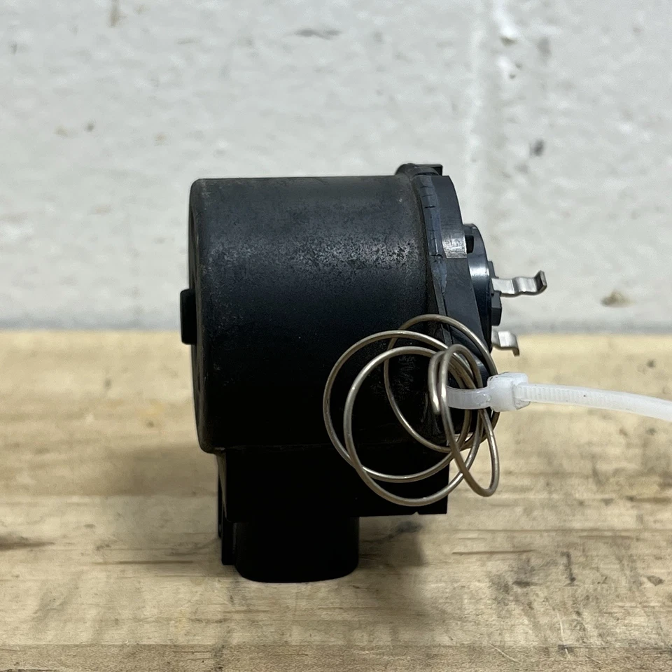 Válvula de recirculación de gases de escape Land Rover LR3 2006-2009 4,4 L EGR FABRICANTE DE EQUIPOS ORIGINALES Foto 2 de 4