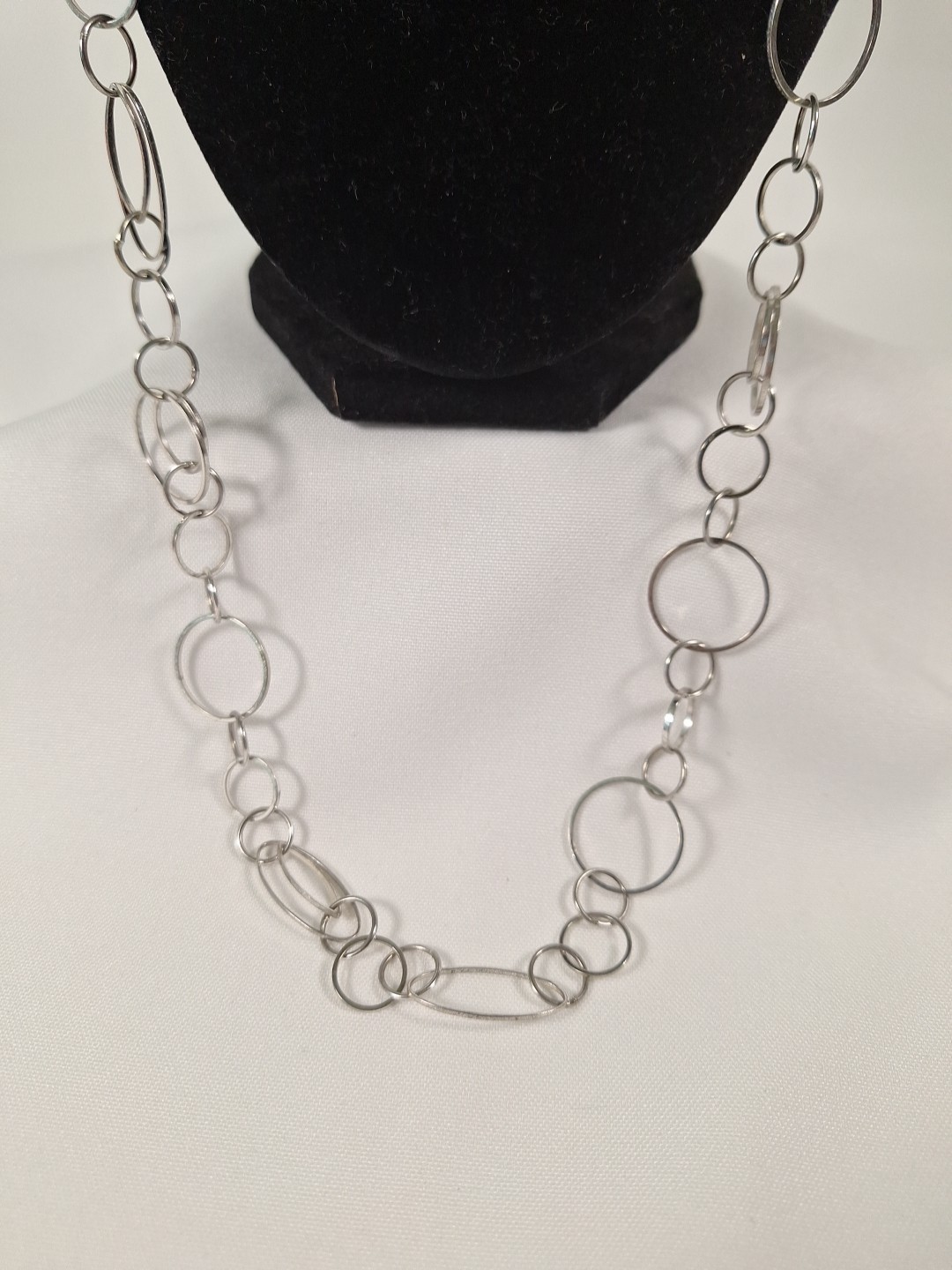 Unique Lightweight Silvertone Circles Necklace 32" - image 2