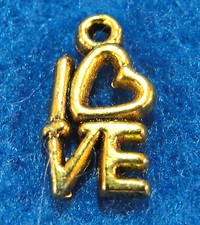 20Pcs. Tibetan Antique Gold "LOVE" HEART Charms Earring Drops Findings H29