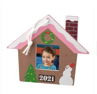 Home Depot Kid's Workshop Kit House Xmas With pin and
