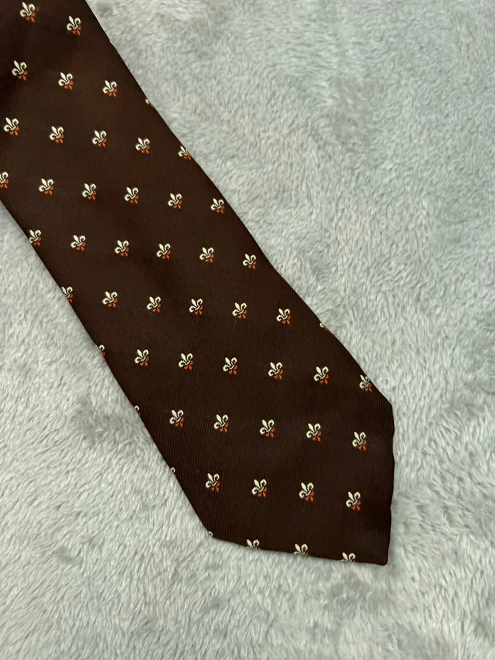Corbata de Colección Le Lois Wilson Cuello Flor de Lis Marrón Ancho Estrecho Longitud Clásica Foto 3 de 4