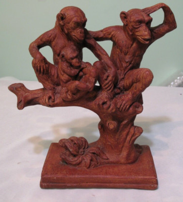 Ceramic Emotional Chimpanzee Family Sitting On Jungle Tree Stump 12'' Figurine