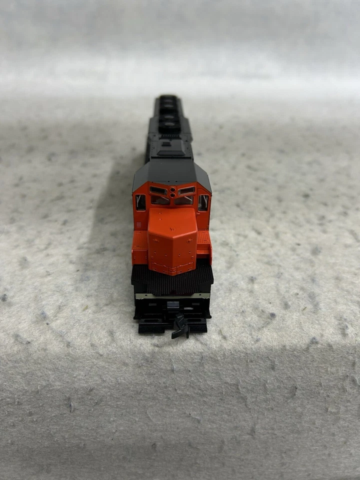 Colorido motor diésel KATO Canadian National SD-40 HO Foto 3 de 4