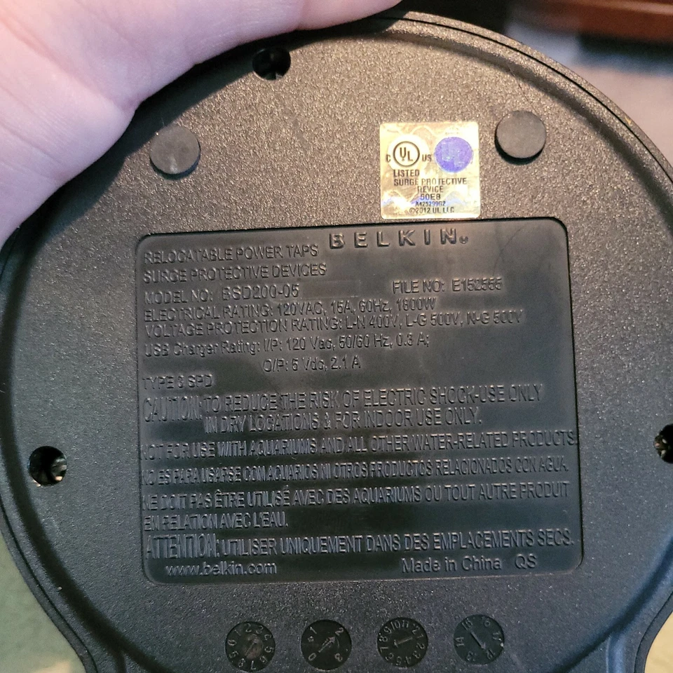 Belkin BSD200BG05 Power Tablet Stand with 2.1A USB Charging - Charging stand - Image 2 of 3