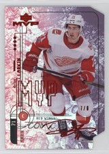 2018-19 Upper Deck MVP Colors & Contours Purple 7/8 Dylan Larkin #7 0c3