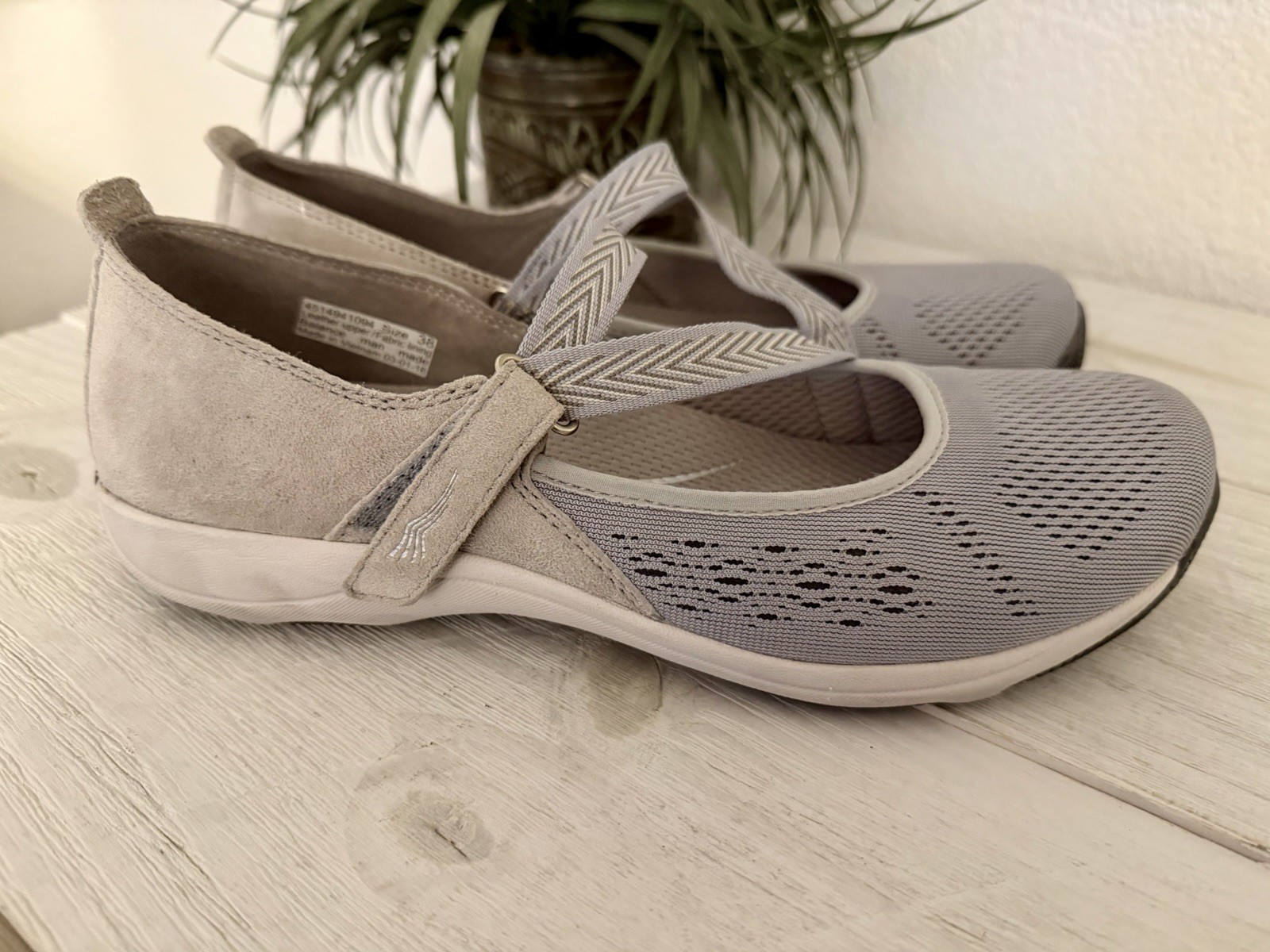 Honor Walking Shoes Women 38 Stone Gray Suede Strappy Leathe