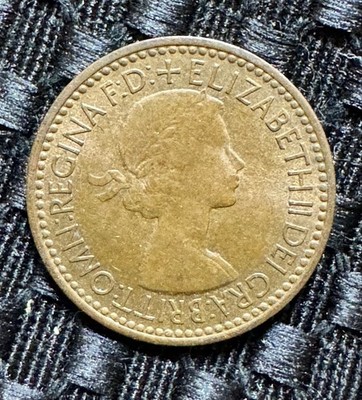 1 Farthing - Elizabeth II 1st portrait; with 'BRITT:OMN' 1953 UK Coin KM# 881