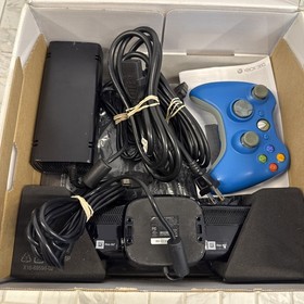 Microsoft Xbox 360 S Gaming Console & Kinect Black No Games Blu Controller READ!