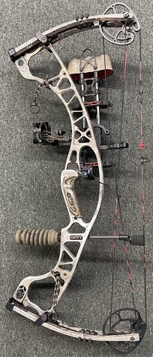 Hoyt Spyder 30 Compound Bow R/H 60-70lbs 27.0 Draw Length Ready To Go