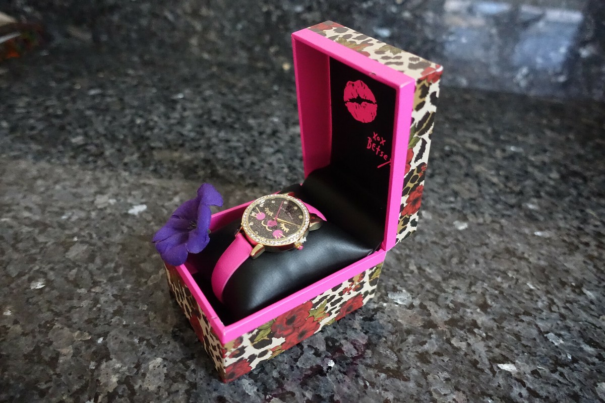 Betsey Johnson time purr cute kitty cat watch new in box 