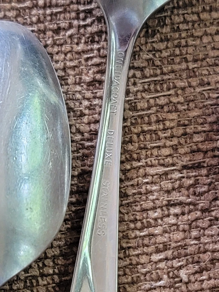 Oneidacraft Deluxe Lasting Rose Stainless Steel 5 Teaspoons - Image 3 of 3