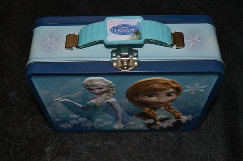 DISNEY FROZEN ELSA & ANNA LUNCH TIN STORAGE TIN VHTF !! - Picture 2 of 2