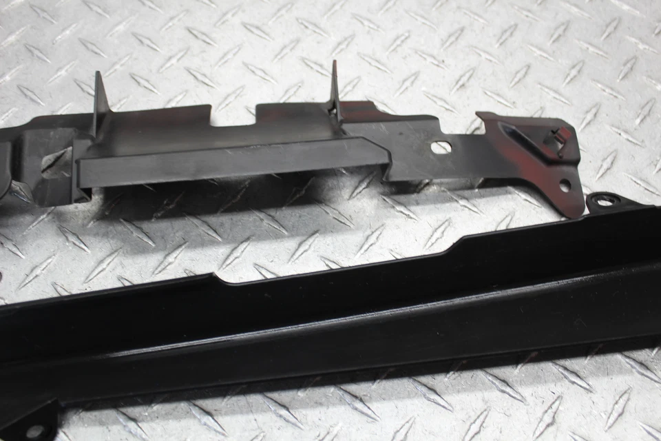 Yamaha YZF R1 2000 abrazador de neumático de rueda trasera guardabarros/protector de cadena/cubierta de bocina y otros Foto 3 de 4