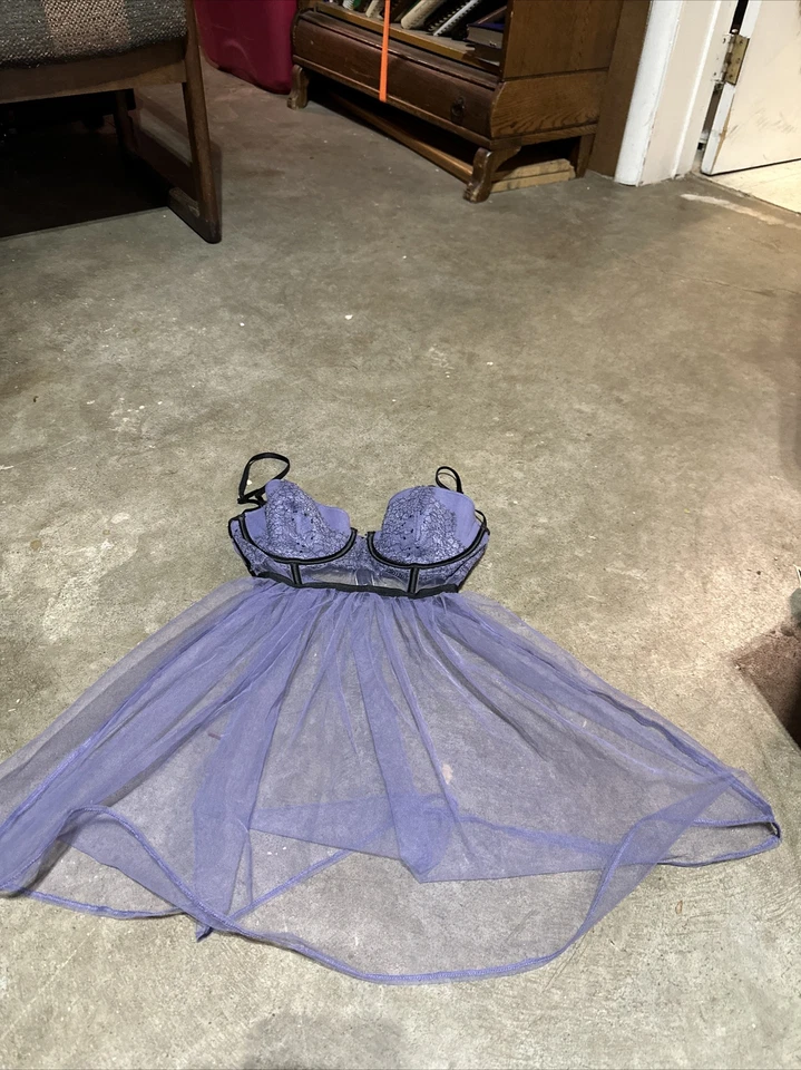 Babydoll Victoria’s Secret Púrpura Talla 34C Usado en Excelente Condición Acolchado Con Aros Ajustable Foto 3 de 4