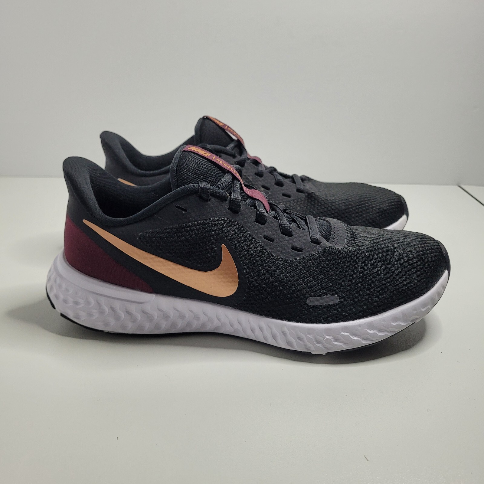 black running shoes size 5