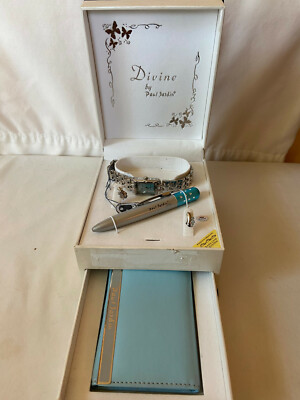 Divine Watch set by Paul Jardin