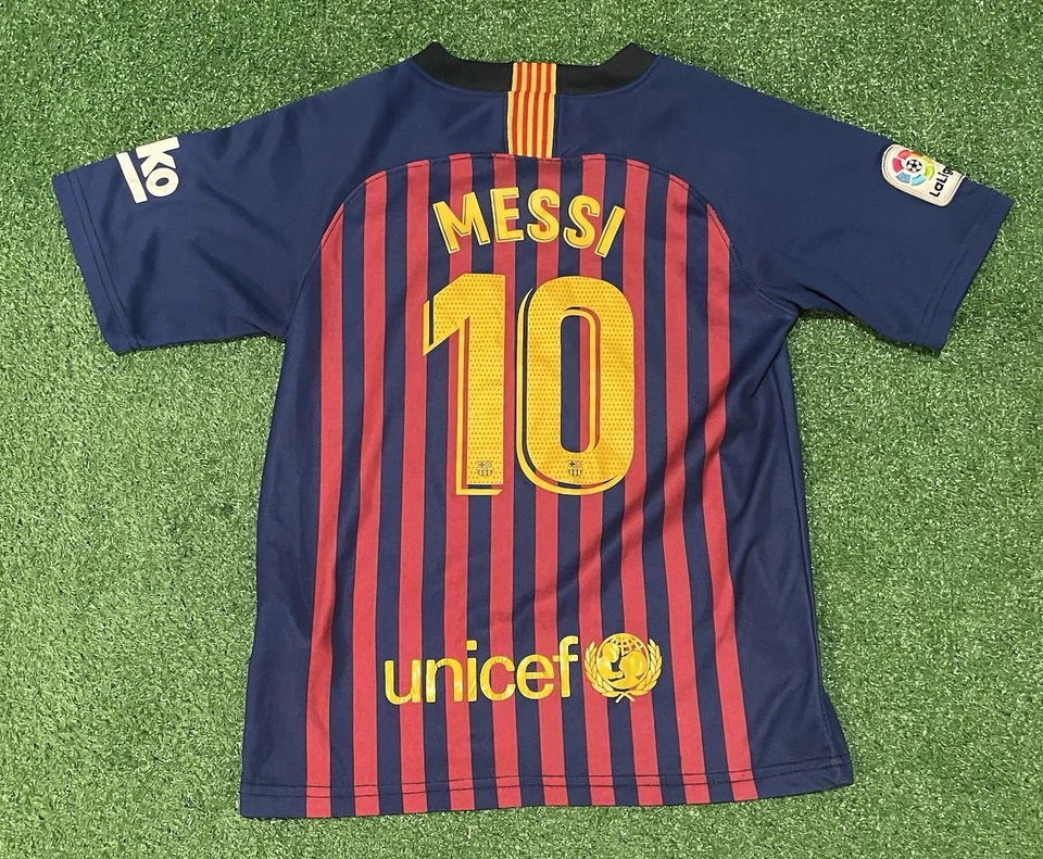 Camiseta de fútbol Nike Barcelona Messi niños 24 Foto 2 de 4