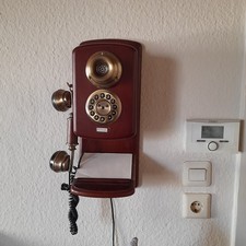 Retro Wandtelefon mit Wählscheibe