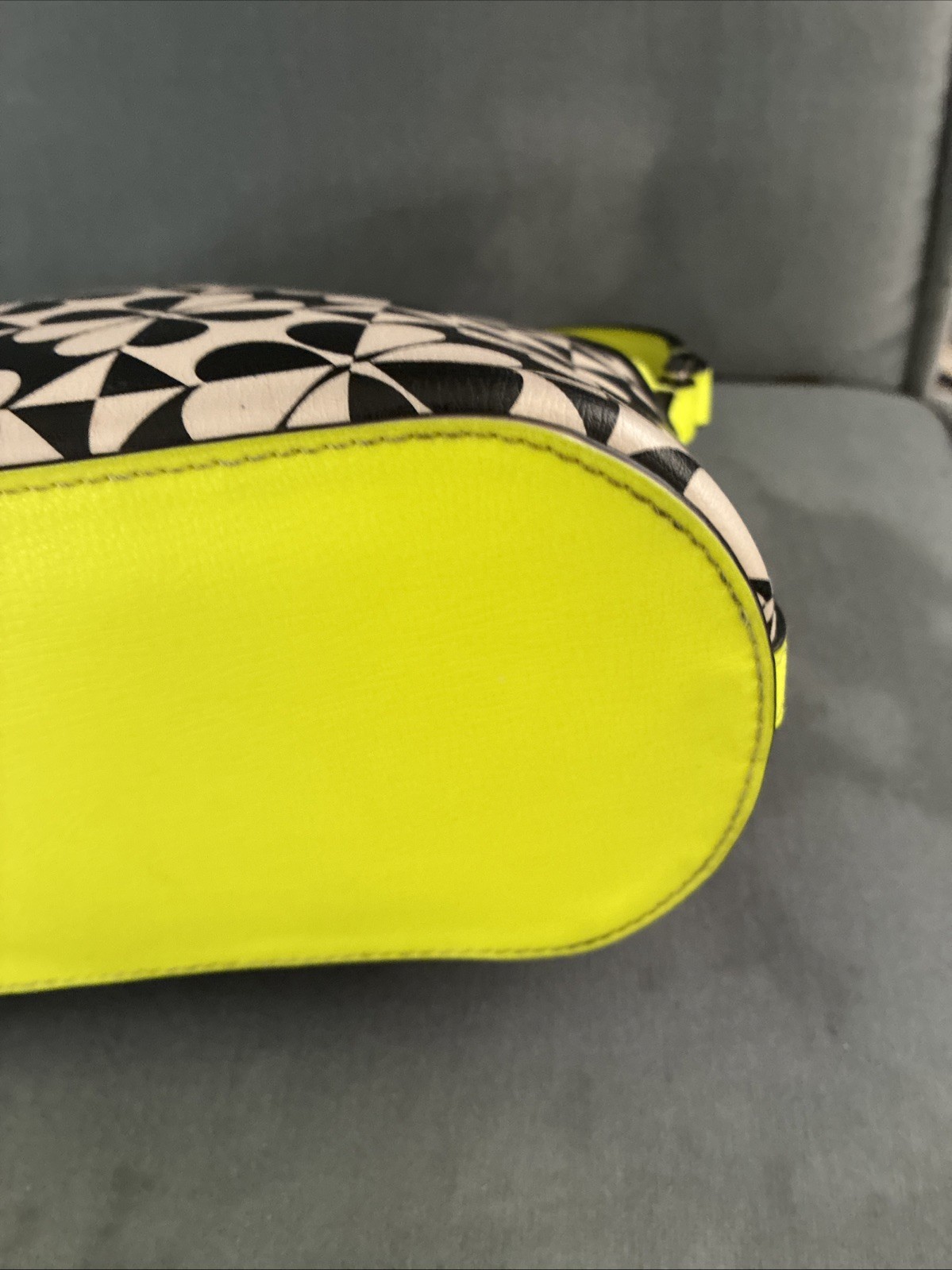 KATE SPADE HOLLIE GEO CLOVER DOME CROSSBODY  HANDBAG YELLOW BLACK WHITE thumbnail 5