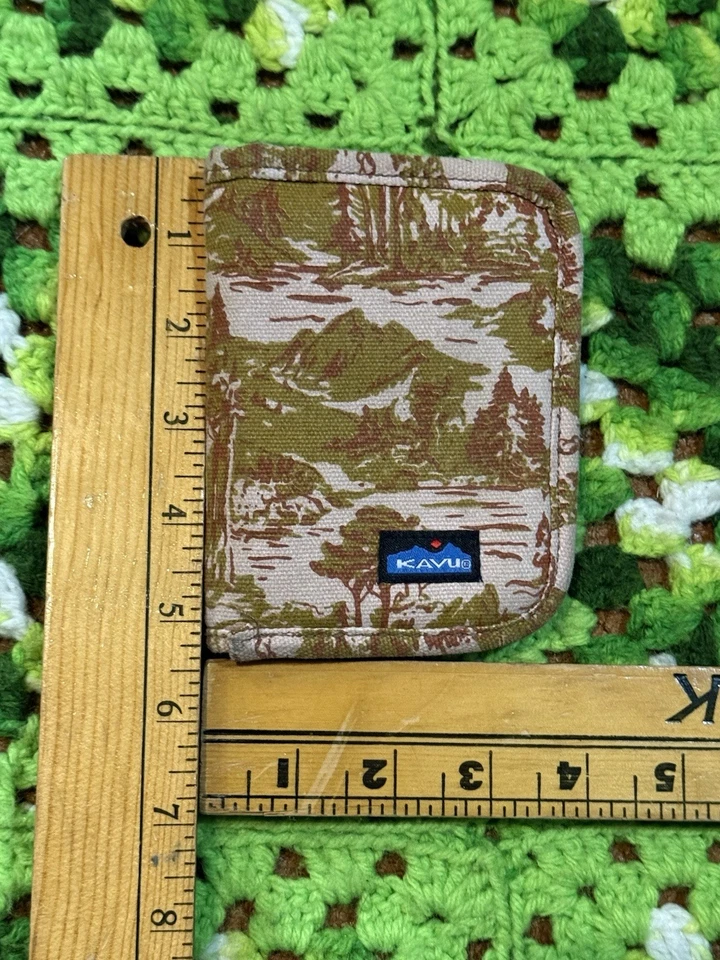 Cartera cerrada a presión pequeña Kavu Trees Nature al aire libre campamento caminata ranuras para tarjetas informal Foto 3 de 4