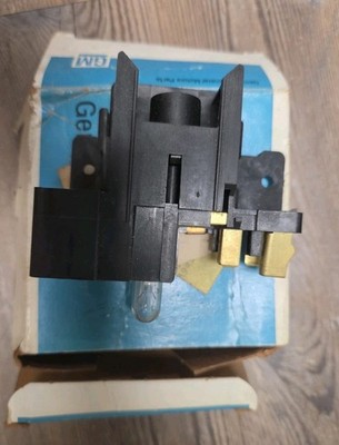 1982-89 SKYHAWK FIRENZA CIERA CITATION TRUNK RELEASE & STRIKER 22515128 NOS OEM