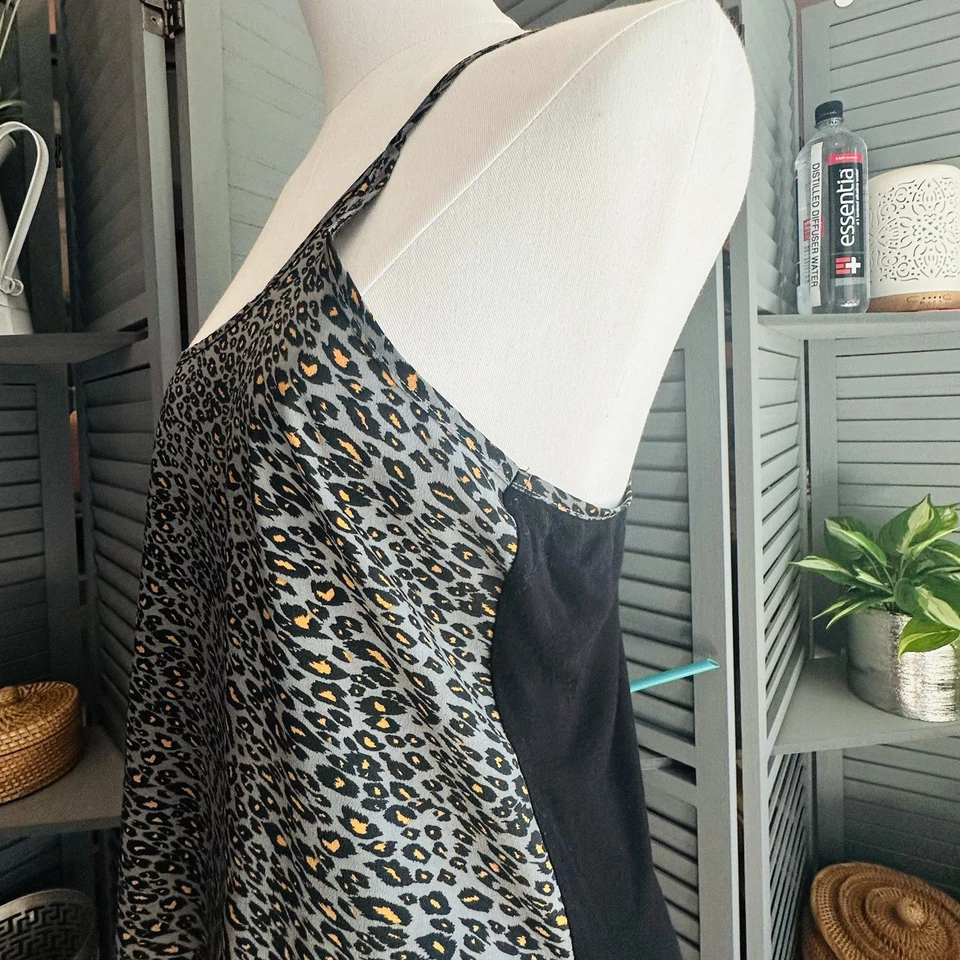 Camiseta sin mangas soprano estampado de leopardo camisola espalda cruzada. Grande Foto 4 de 4