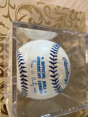 1998 world series baseball and yakee joe dimaggion commemorative baseball. free
