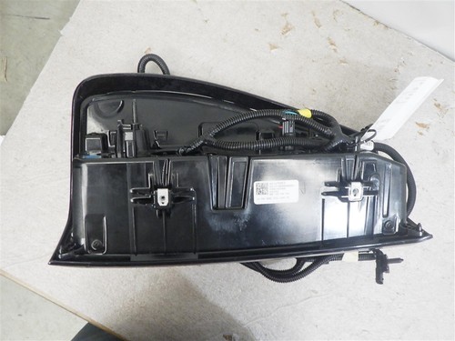 GMC Sierra Denali 2500 2024 Left Tail Light Assembly 9198 - Picture 2 of 7