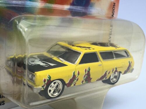 Johnny Lightning Grateful Dead 1965 Chevy Chevelle Wagon, Yellow, 1:64, NIB - Picture 3 of 11