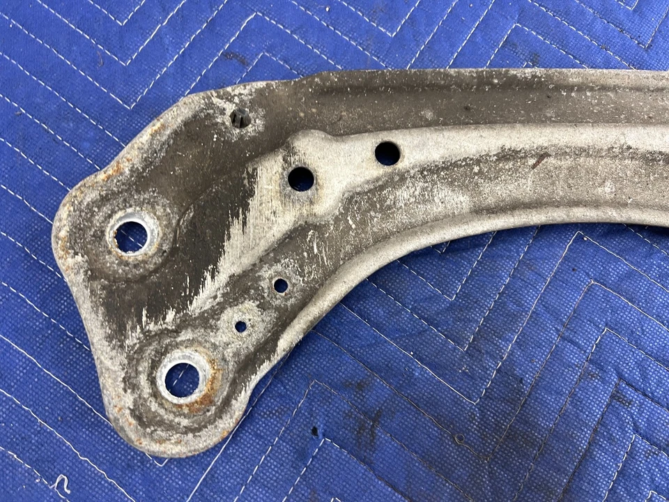 2005-2007 Volvo S60R V70R suporte de chassi de túnel central fabricante de equipamento original #1103EM - Imagem 3 de 4